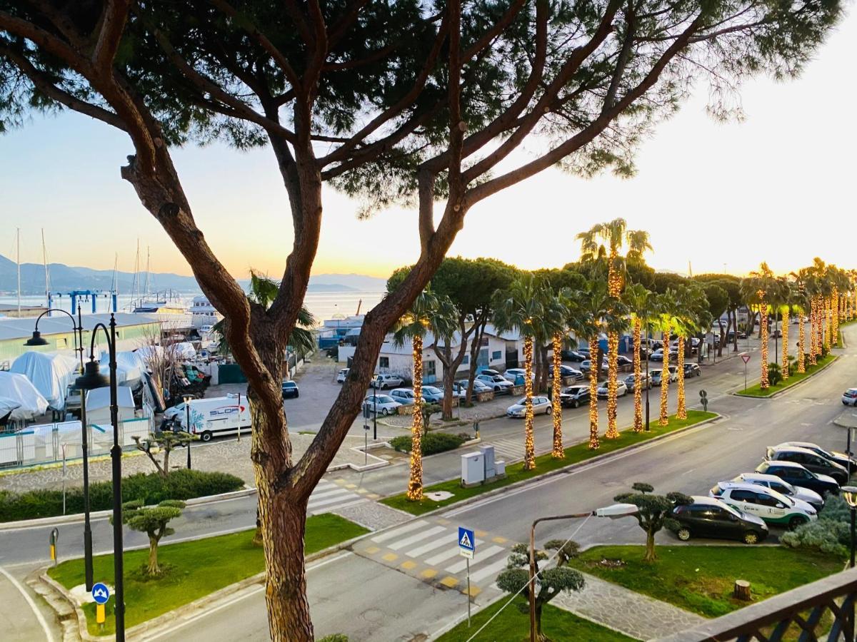 New Luxus Apartment In Gaeta With Sea View On Harbour Exterior foto