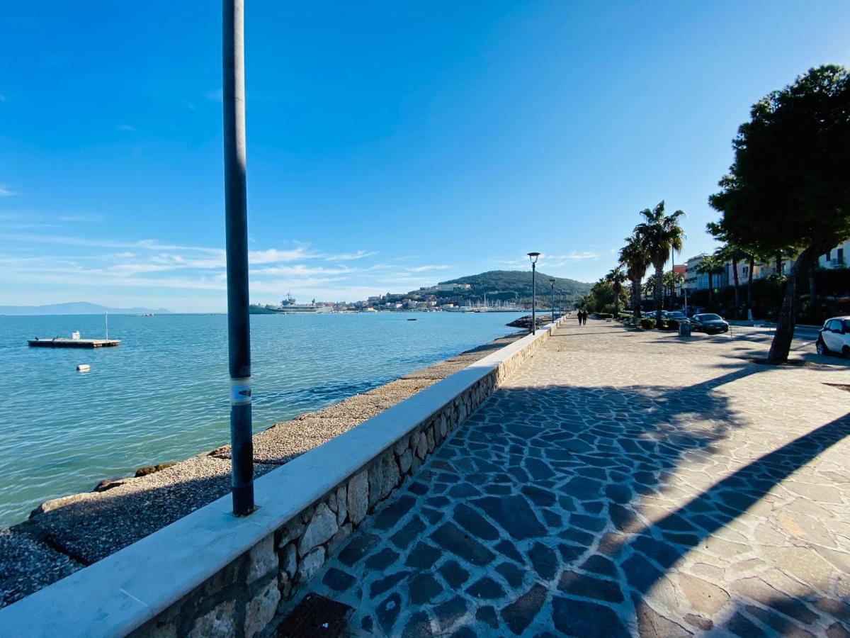 New Luxus Apartment In Gaeta With Sea View On Harbour Exterior foto