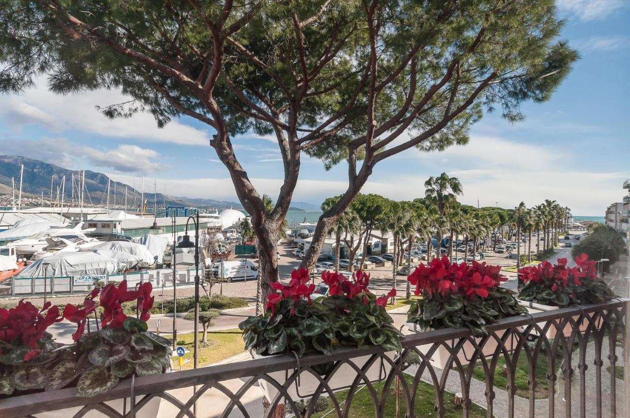 New Luxus Apartment In Gaeta With Sea View On Harbour Exterior foto