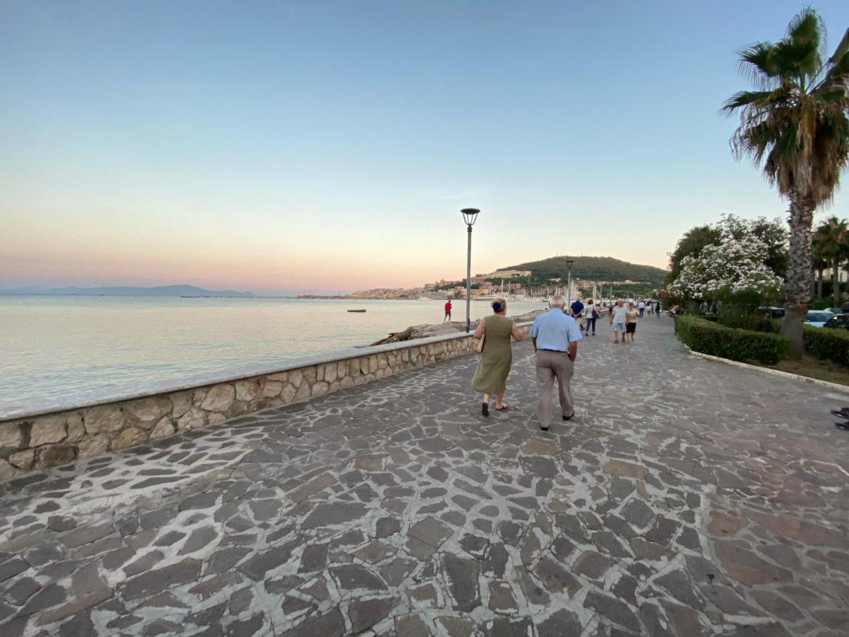 New Luxus Apartment In Gaeta With Sea View On Harbour Exterior foto